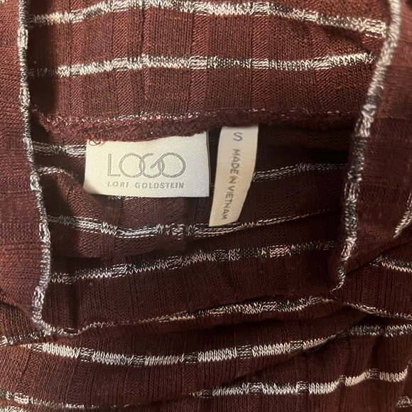 LOGO Lori Goldstein Comfortable Striped Turtleneck w/ Uneven Bottom:  Stylish!! - Picture 5 of 6